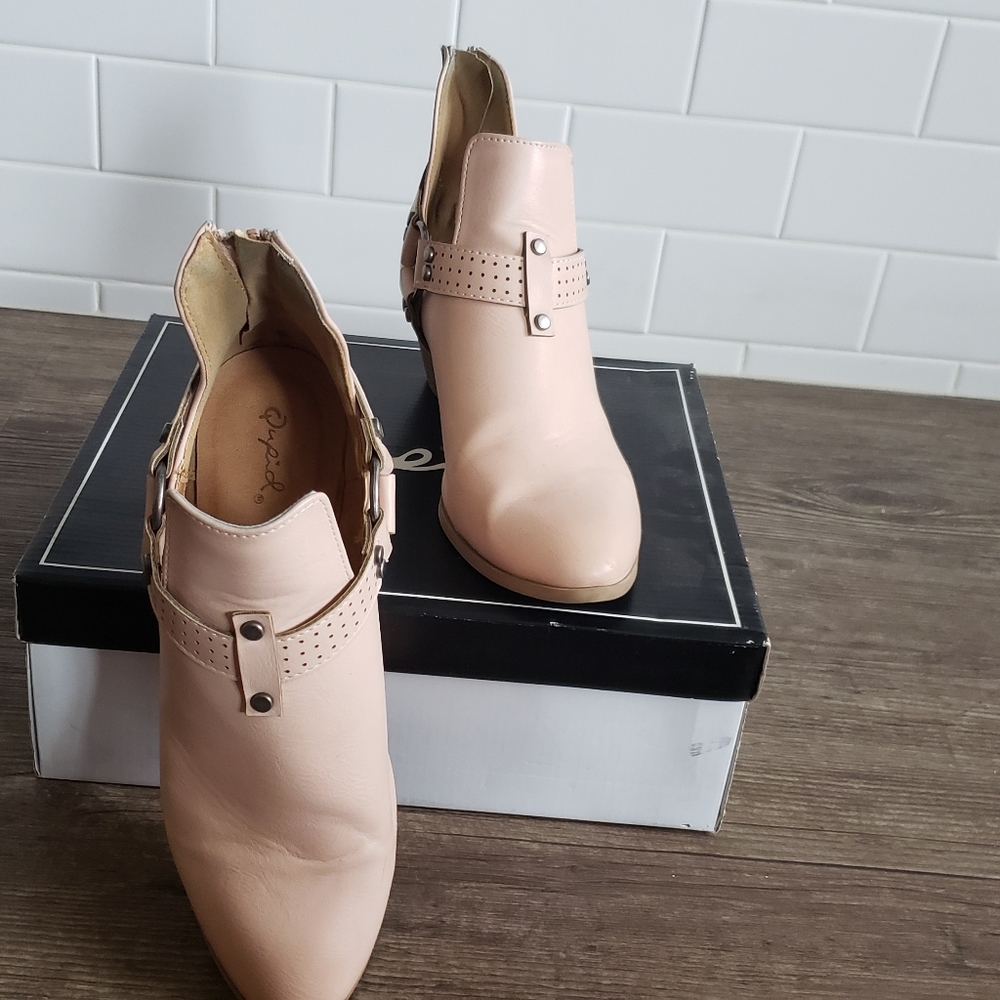 BLUSH PINK BOOTIES